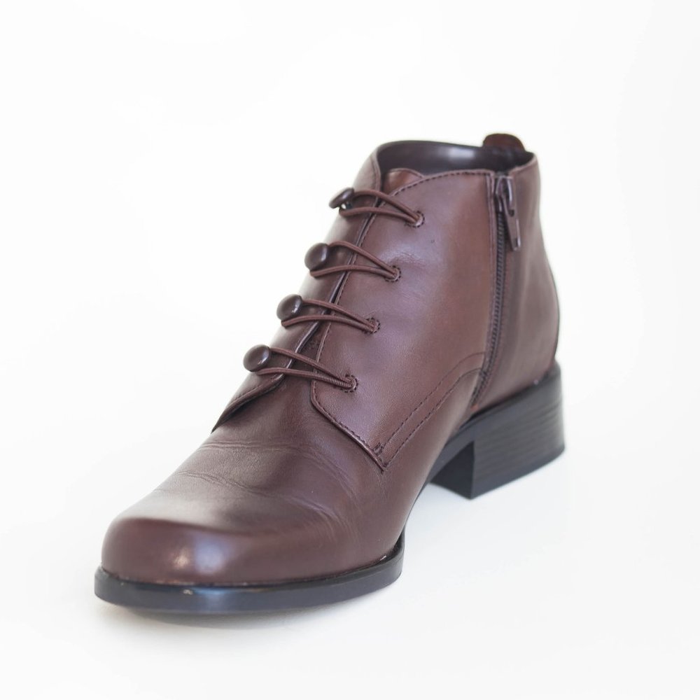 Liz Baker new shoes size 8 1/2